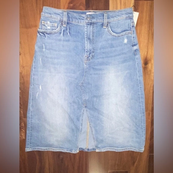 7 For All Mankind Denim Pencil Skirt Midi NWT Slight Distressed Festive Size 29 - Picture 1 of 9